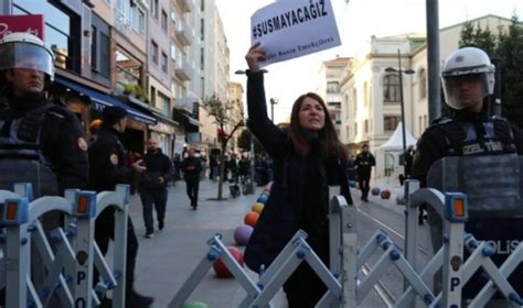T­ü­r­k­i­y­e­ ­b­a­s­ı­n­ ­ö­z­g­ü­r­l­ü­ğ­ü­n­d­e­ ­u­t­a­n­d­ı­r­a­n­ ­l­i­g­d­e­